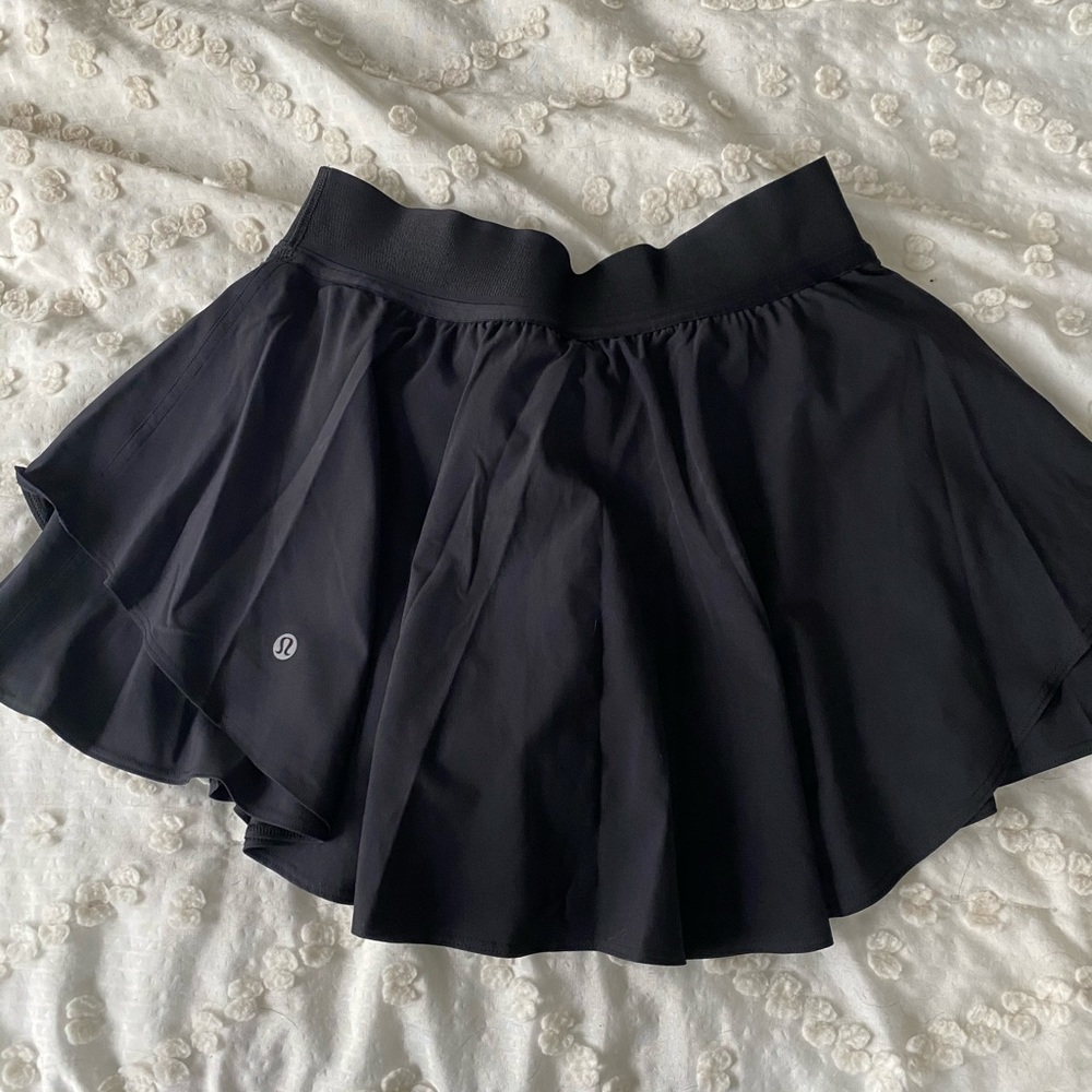 Lululemon court rival skirt